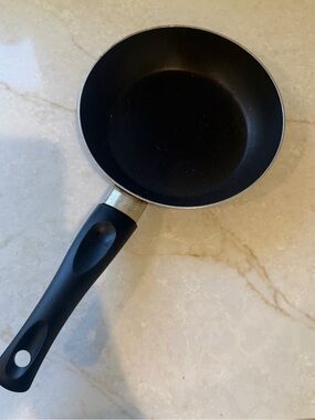 7” Nonstick Black Frying Pan with Comfortable Handle - Home Kitchen